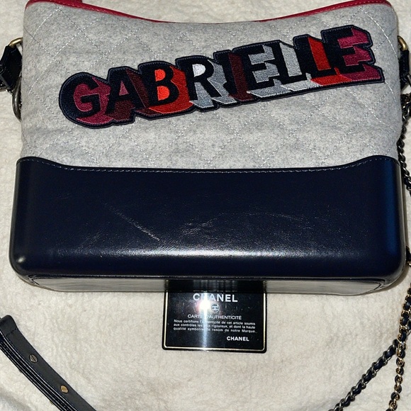 Preloved Chanel Gabrielle felt/leather great condition comes with card n sticker - Picture 3 of 15
